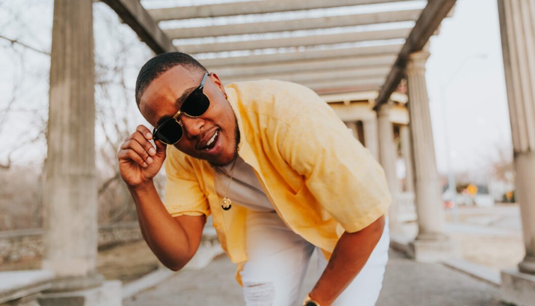 Chicago rapper Cuee is ‘Coming Out’ swinging