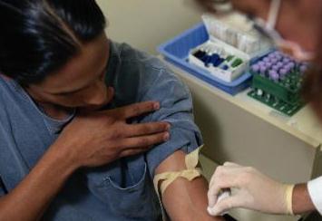 Health Canada replaces gay blood ban with five-year deferral